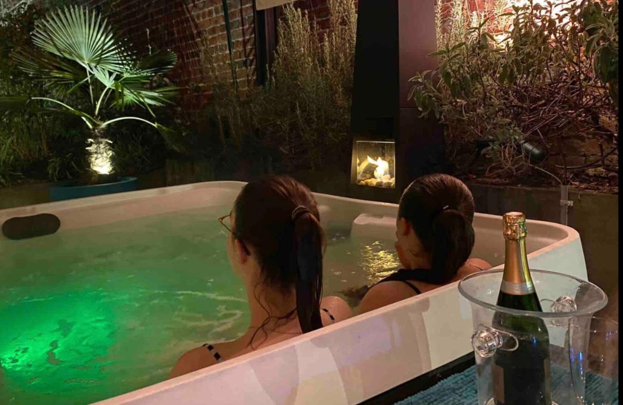 Le Jacuzzi De Marie Ll